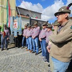 90 anni di storia al servizio della comunità, Cerrione celebra gli Alpini (foto di repertorio)