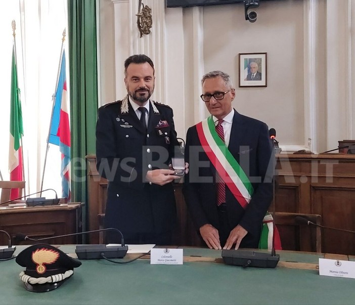 Carabinieri, il Colonnello Marco Giacometti nell’Albo d’Onore della Città di Biella FOTO e VIDEO Carabinieri, il Colonnello Marco Giacometti nell’Albo d’Onore della Città di Biella FOTO e VIDEO
