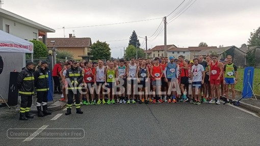 La pioggia non rovina l'entusiasmo dei runners, De Caro e Pulici sul gradino più alto del Giro delle Cascine (servizio di Mattia Baù in esclusiva per Newsbiella.it) La pioggia non rovina l'entusiasmo dei runners, De Caro e Pulici sul gradino più alto del Giro delle Cascine (servizio di Mattia Baù in esclusiva per Newsbiella.it)