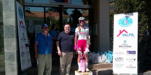 Ciclismo, al via la Cossato-Banchette: primi Ferraro e Milone FOTO Ciclismo, al via la Cossato-Banchette: primi Ferraro e Milone FOTO