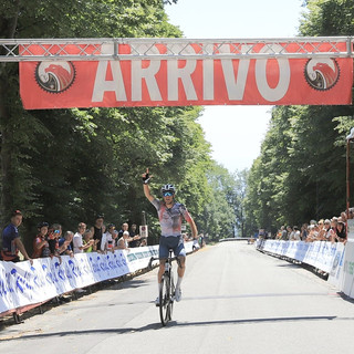 Matteo Raimondi vince per distacco la Granfondo Biella-Oropa 2026 (foto di Marilena Previdi)
