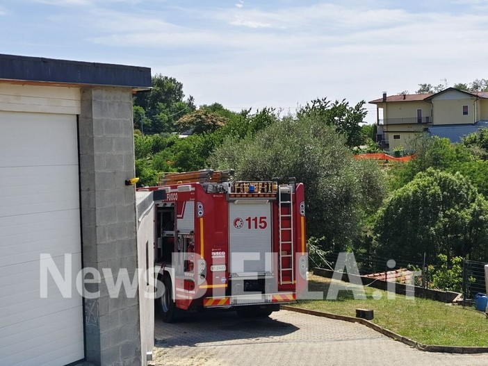 Masserano, fiamme in un garage Masserano, fiamme in un garage