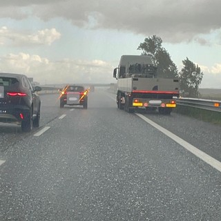 Grandine lungo il tratto autostradale di Vercelli VIDEO e foto Giuliana Mosca