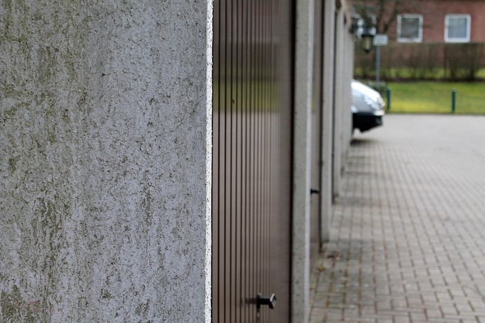 Valdilana, rientra a casa dopo giorni e scopre il furto nel garage Valdilana, rientra a casa dopo giorni e scopre il furto nel garage