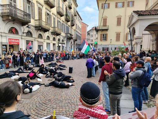 Biella, nuovo corteo per la Palestina nel centro città FOTO