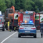 Scontro frontale alla Galleria Volpe: deceduto il conducente dell'auto Scontro frontale alla Galleria Volpe: deceduto il conducente dell'auto