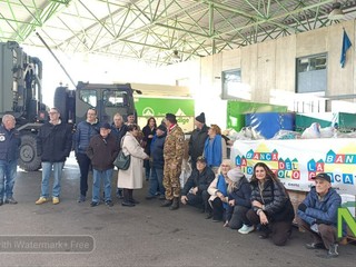 Solidarietà da Biella al Libano: raccolti otto bancali di giochi per i bambini della Blue Line FOTO Mattia Baù per newsbiella.it
