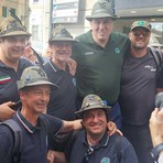 Adunata a Genova, gli Alpini di Gaglianico incontrano a sorpresa il ministro Crosetto