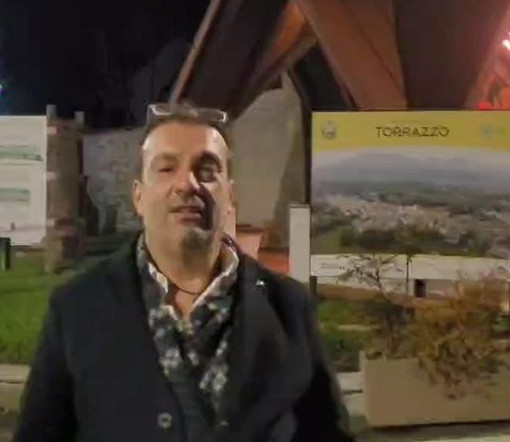 Dona terreni e casa al Comune, bel gesto a Torrazzo: il grazie del sindaco: “Segno di vicinanza alla comunità” Dona terreni e casa al Comune, bel gesto a Torrazzo: il grazie del sindaco: “Segno di vicinanza alla comunità”