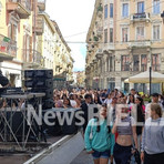 Biella, la scuola è finita: musica e corteo in via Italia per la Giornata dell’Arte (servizio di Mattia Baù per newsbiella.it) Biella, la scuola è finita: musica e corteo in via Italia per la Giornata dell’Arte (servizio di Mattia Baù per newsbiella.it)
