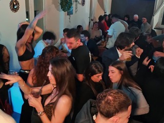 Riapre il Galileo: il cuore pulsante della movida biellese torna a battere più forte che mai!