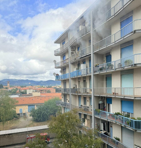 Gaglianico, al CTO di Torino il proprietario dell'alloggio da dove partito l'incendio Gaglianico, al CTO di Torino il proprietario dell'alloggio da dove partito l'incendio