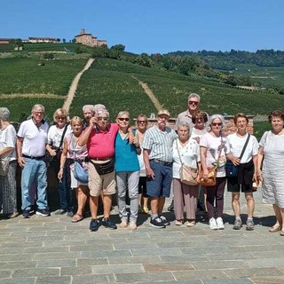 Cerrione, proseguono le gite estive: tappa a Barolo FOTO