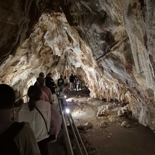 Gita nelle grotte di Toirano per i cittadini di Massazza