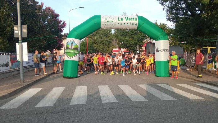 La Corsa del Carmine richiama 140 runner a Mongrando: Deusebio e Travaglini sono 1° al traguardo FOTO