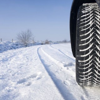 Pneumatici invernali e catene, dal 15 novembre obbligo anche sulle strade statali del Biellese, ecco dove