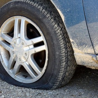 Sala, trova l’auto danneggiata, si cerca il responsabile
