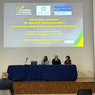 Guardia di Finanza, a Biella incontro con genitori e docenti dei licei: focus su legalità e sicurezza