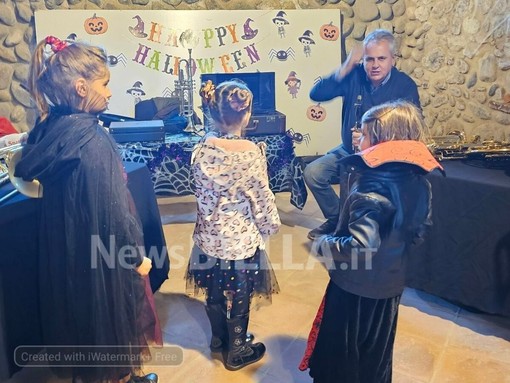 Halloween al Ricetto di Candelo, un pomeriggio di giochi e animazione per i bambini FOTO e VIDEO Angela Lobefaro per newsbiella.it