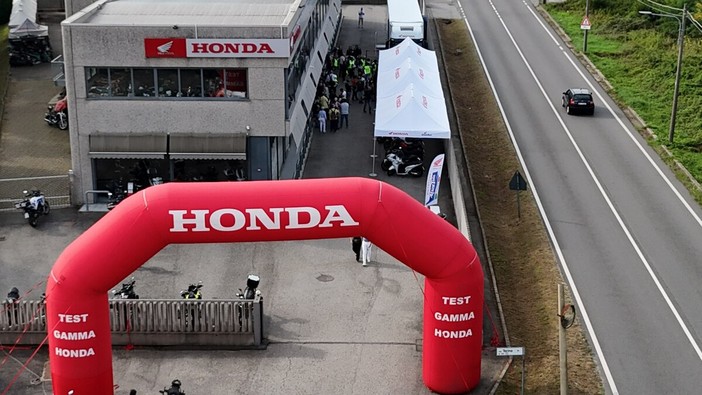 Cureggio, festa Honda da Antonioli Motocicli con l’Honda Live Tour