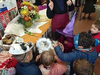 Halloween a Pollone: i piccoli dell’Asilo Emma Frassati conquistano il paese tra sorrisi, dolcetti e tanta allegria! Halloween a Pollone: i piccoli dell’Asilo Emma Frassati conquistano il paese tra sorrisi, dolcetti e tanta allegria!
