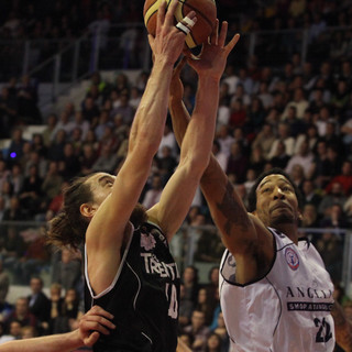 Basket - La sfida tra Angelico e Trento in cifre Basket - La sfida tra Angelico e Trento in cifre