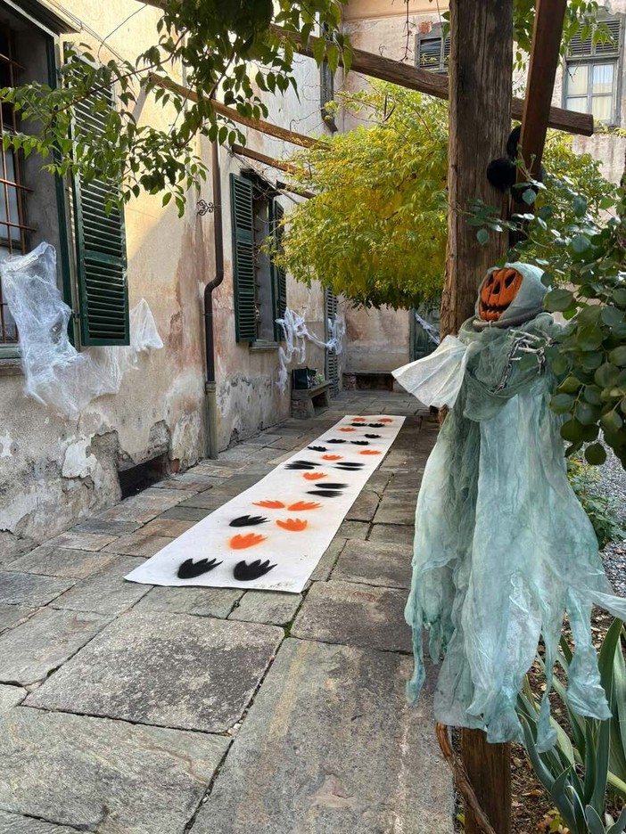 Festa di Halloween a Villa Salino, a Cavaglià grande entusiasmo tra le famiglie (foto dalla pagina Facebook di Comune di Cvaaglià) Festa di Halloween a Villa Salino, a Cavaglià grande entusiasmo tra le famiglie (foto dalla pagina Facebook di Comune di Cvaaglià)
