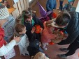 Halloween a Pollone: i piccoli dell’Asilo Emma Frassati conquistano il paese tra sorrisi, dolcetti e tanta allegria! Halloween a Pollone: i piccoli dell’Asilo Emma Frassati conquistano il paese tra sorrisi, dolcetti e tanta allegria!