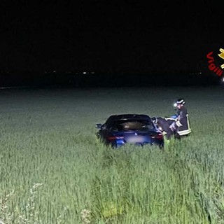 Dal Nord Ovest – Auto finisce nella risaia in piena notte