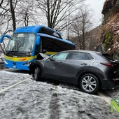 Scontro auto-bus sulla strada per Oropa, modifiche alla viabilità FOTO e VIDEO Davide Finatti per newsbiella.it