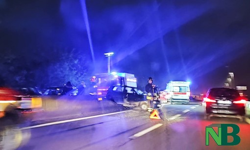 Incidente sulla superstrada, due automobili coinvolte, una persona in ospedale