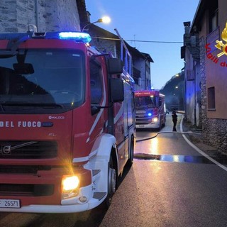 A Scopa fiamme in un'abitazione, Vigili del Fuoco in azione FOTO e VIDEO