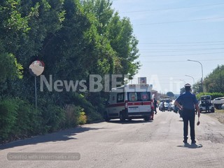 Scontro tra due auto a Biella in via Candelo: donna in ospedale