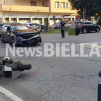Scontro tra auto e moto a Biella (foto di Mattia Baù in esclusiva per newsbiella.it)