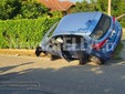 Valdengo, auto fuori strada contro una recinzione FOTO e VIDEO Mauro benedetti per newsbiella.it