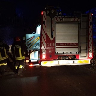 Masserano, auto finisce fuori strada nella notte (foto di repertorio)