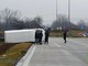 Furgone ribaltato a Biella dopo l’uscita dal tunnel di corso San Maurizio FOTO Mattia Baù per newsbiella.it