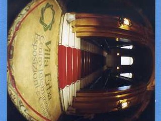 Ingresso a Villa Erba foto Copyright Roberto Marchisotti