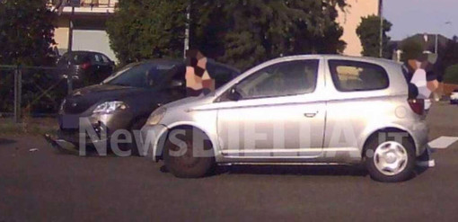 Biella, un altro incidente al “solito” incrocio di Chiavazza (foto di Catia Ciccarelli per newsbiella.it) Biella, un altro incidente al “solito” incrocio di Chiavazza (foto di Catia Ciccarelli per newsbiella.it)