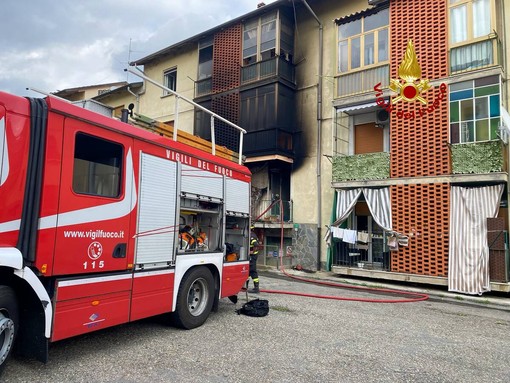 Biella, fiamme in un’abitazione di Pavignano: non è più agibile Biella, fiamme in un’abitazione di Pavignano: non è più agibile