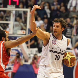 Basket - Biella vince anche nella bolgia di Forlì Basket - Biella vince anche nella bolgia di Forlì