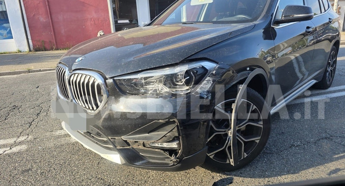 Biella, incidente tra auto e moto in via Milano (foto di Catia Ciccarelli per newsbiella.it)