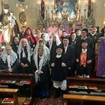 Nell’immagine: la comunità sarda di Biella al sacello di San Giuseppe di Riva con mons. Salvatore Pompedda, il diacono Marco Gamberini e confratelli della Pia Unione con il priore Marco Donati