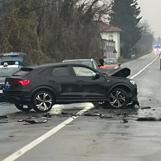 Incidente a Salussola: auto nel fosso, in corso l'intervento del 118