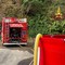 Incendio sul Monte Barone, forte ripresa: 30 lanci dell’elicottero