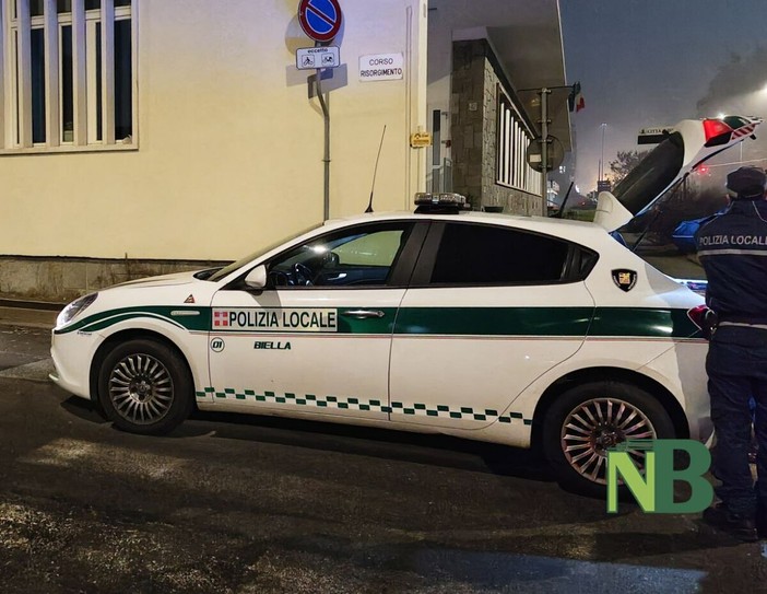 Biella, scontro auto-motorino all'incrocio: giovane in ospedale
