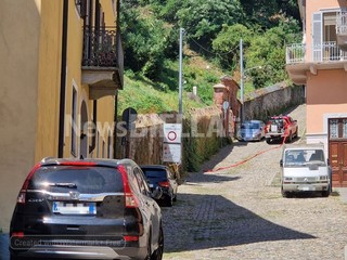 Biella, incendio all'Orto del Piazzo: Vigili del Fuoco al lavoro Biella, incendio all'Orto del Piazzo: Vigili del Fuoco al lavoro
