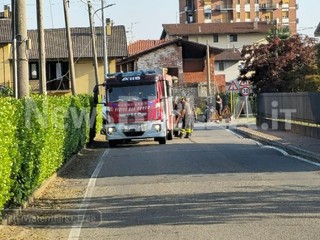 Valdengo, auto fuori strada contro una recinzione FOTO e VIDEO Mauro benedetti per newsbiella.it Valdengo, auto fuori strada contro una recinzione FOTO e VIDEO Mauro benedetti per newsbiella.it