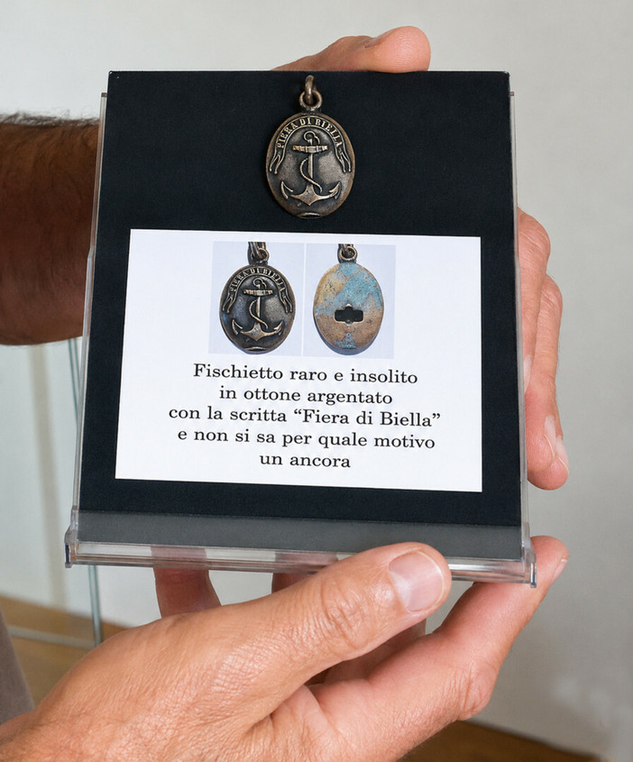Quel fischietto con l’àncora cerca la sua storia: il Museo delle Migrazioni di Pettinengo interroga la memoria di Biella Quel fischietto con l’àncora cerca la sua storia: il Museo delle Migrazioni di Pettinengo interroga la memoria di Biella