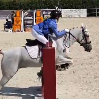 Equitazione: tre amazzoni biellesi alle finali nazionali di Cattolica, Nicole Mensa in azione
